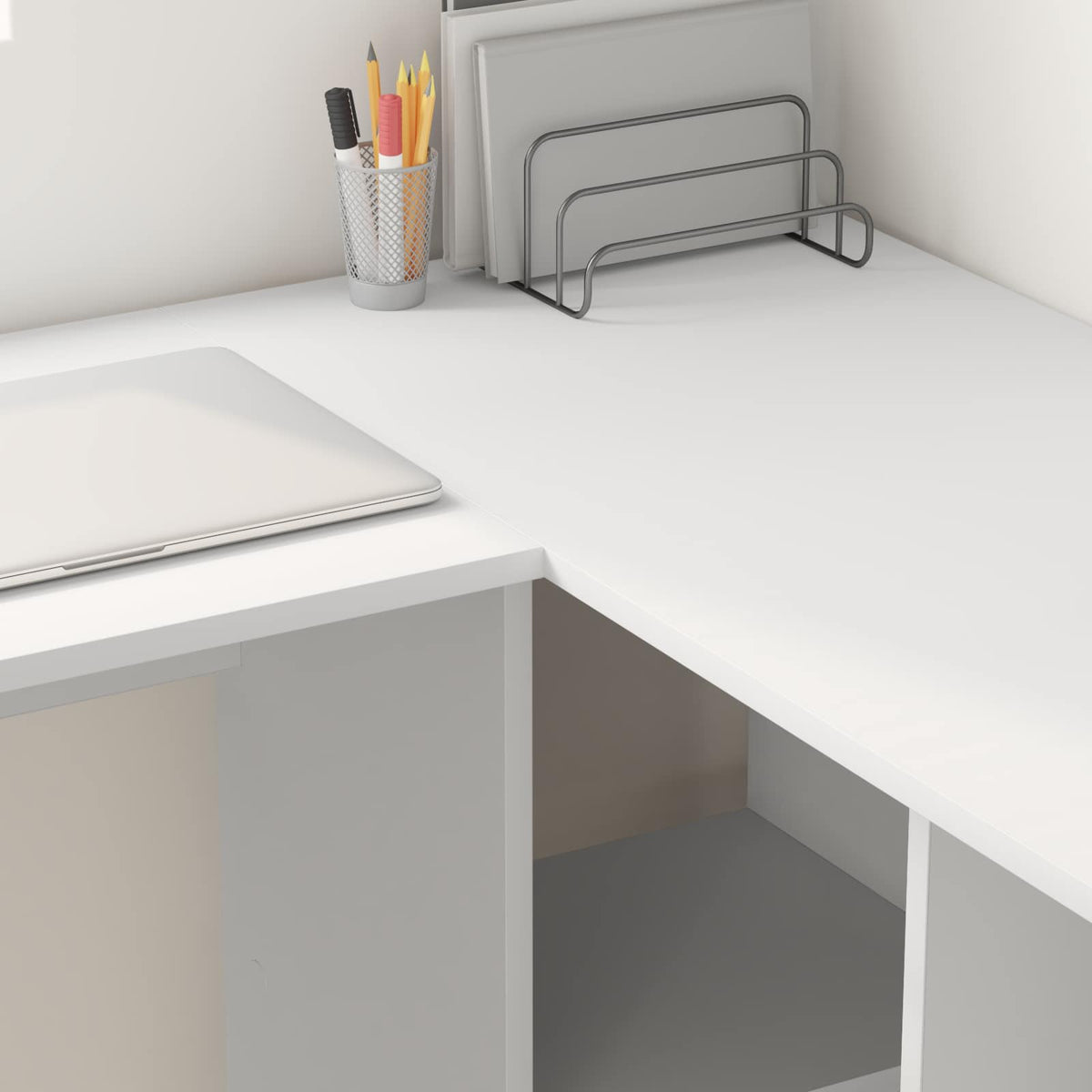 Corner Desk White 142 x 102 x 73 cm Engineered Wood